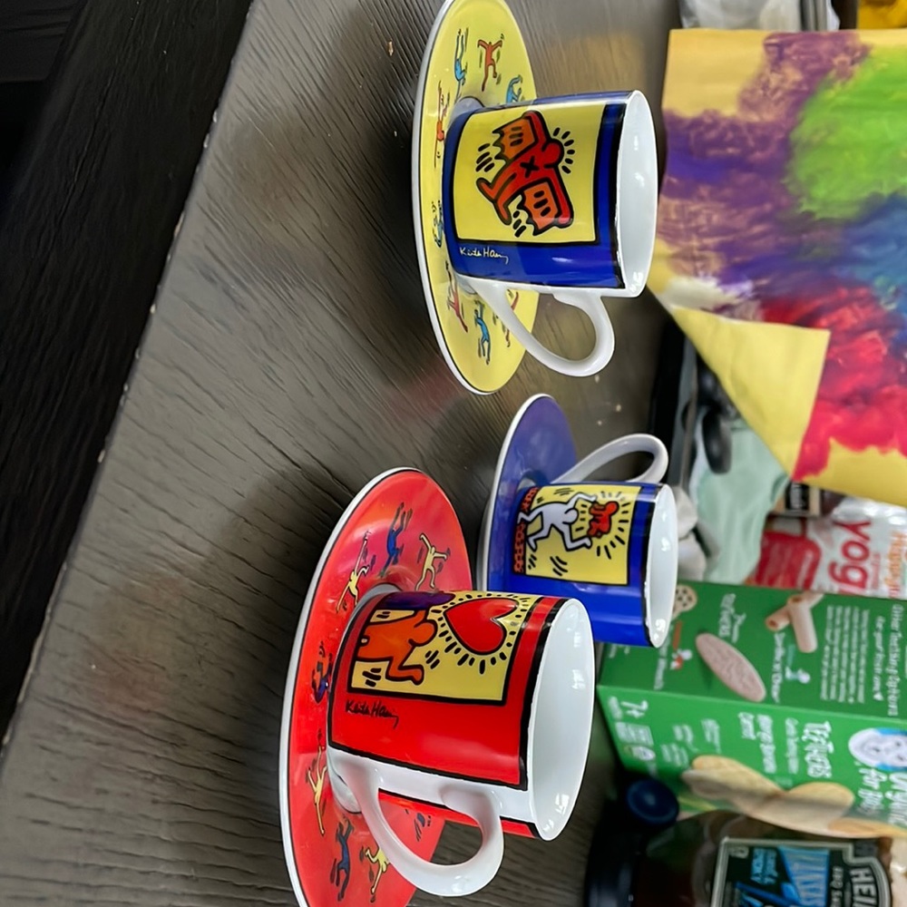 The beautiful art of Keith Hardy cappuccino cup set never used